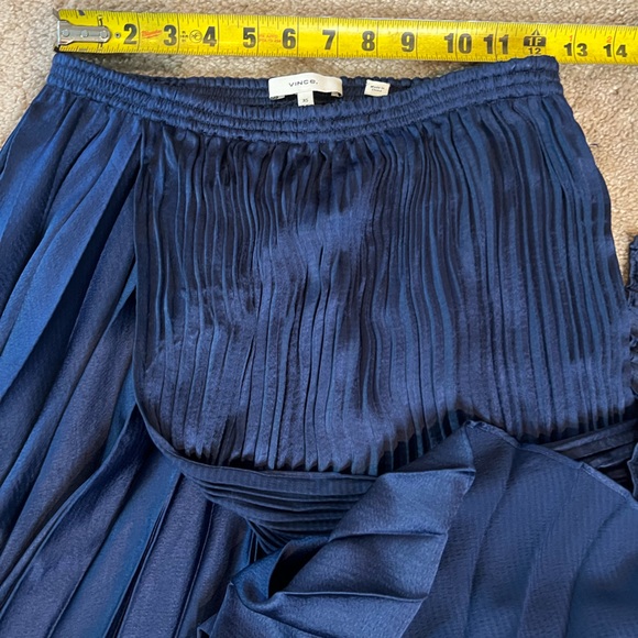 Vince Navy Asymmetrical Pleated Midi Skirt Size XS - Picture 9 of 9